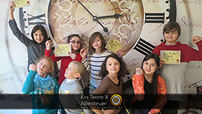 Kinder im Escape Room