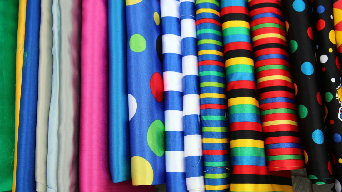 Karnevalsstoffe © AdobeStock/railfan