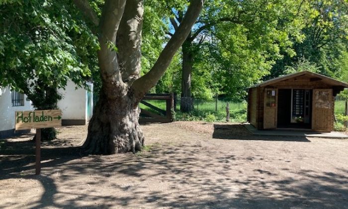 Selbstbedienungshofladen auf dem Doktorshof in Auweiler