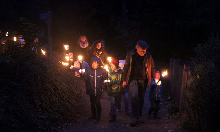 Fackelwanderung an Halloween im Affen- und Vogelpark Eckenhagen