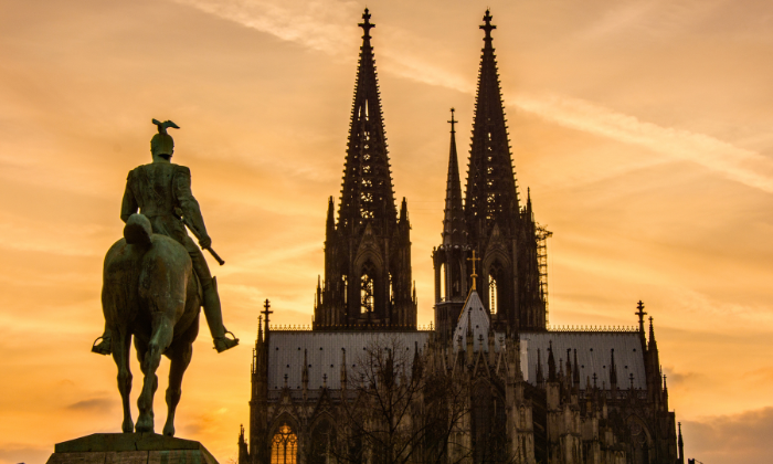 Kölner Dom im Abendlicht © Daniel/Adobestock