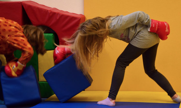 Sophia zeigt uns, wie man seine Wut rauslassen kann. Foto: Teresa Petruschke