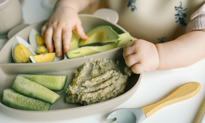 Brei oder Baby Led Weaning? Warum nicht einfach beides?