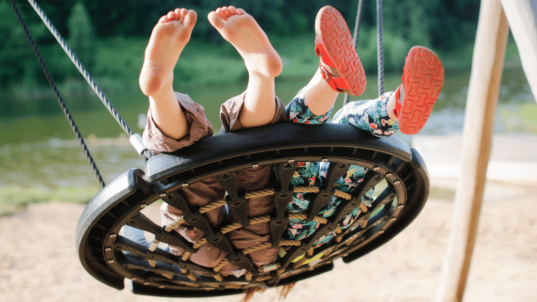 Dies&Das Veranstaltingen Titelbild Kinder im Wald