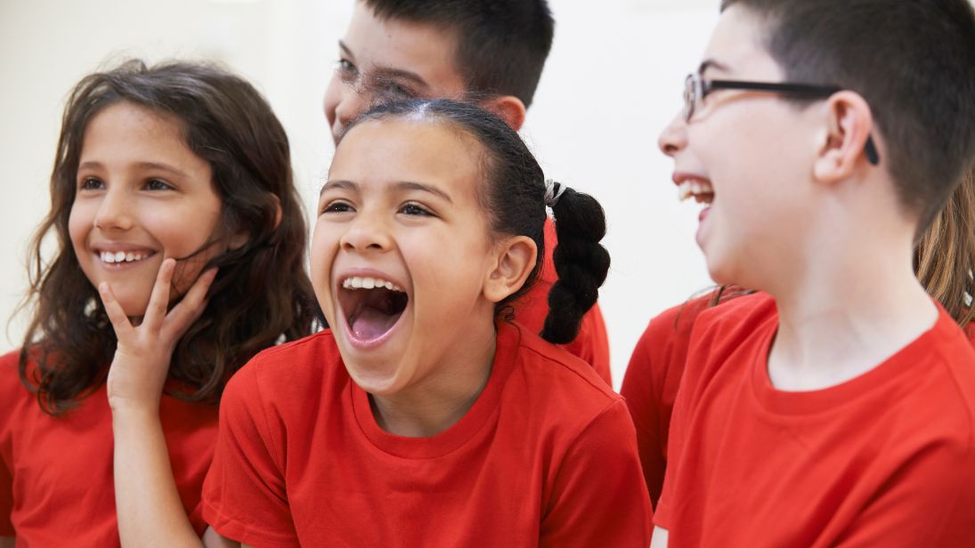 Kinder im Schauspielkurs © highwaystarz/Adobe Stock